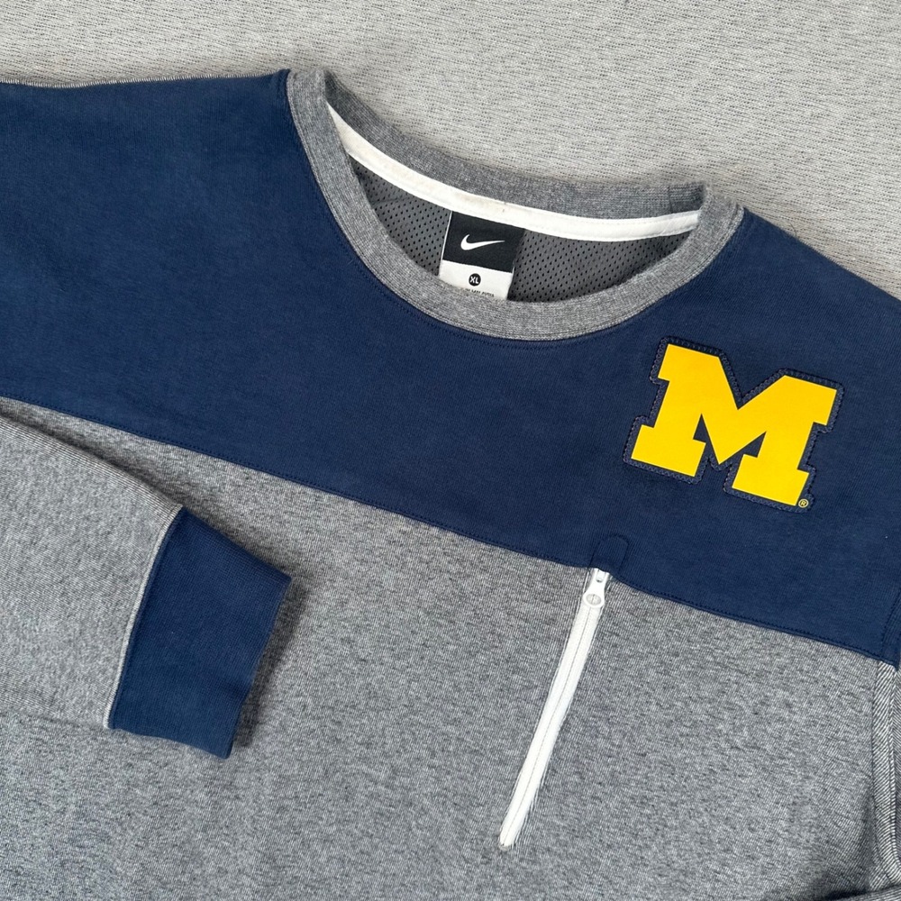 Michigan Wolverines Nike Crewneck Sweatshirt Men XL Grey Blue Pocket Embroidered